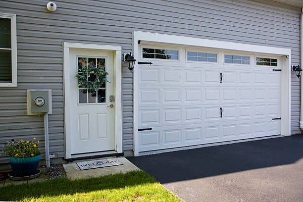 24/7 Emergency Garage Door Panel Replacement experts in Ponder, TX